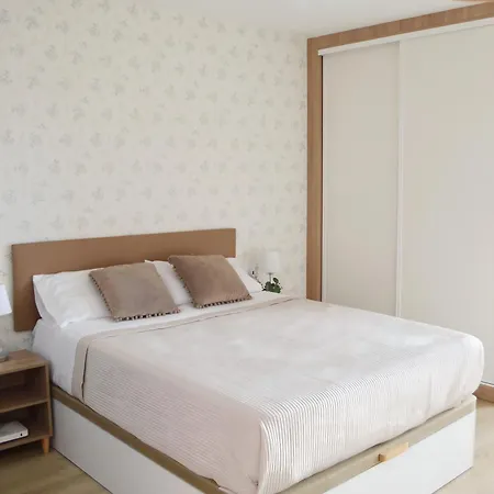 Apartment With Swimming Pool Open Year